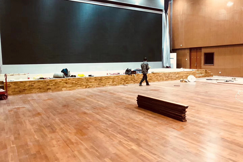 北京市芳草地学校 